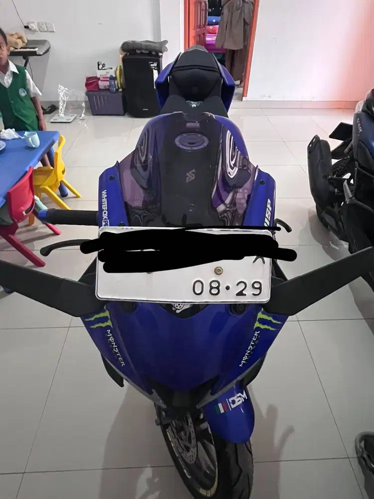 R15 V3 LIKE NEW & SPORTY JUAL SANTAI