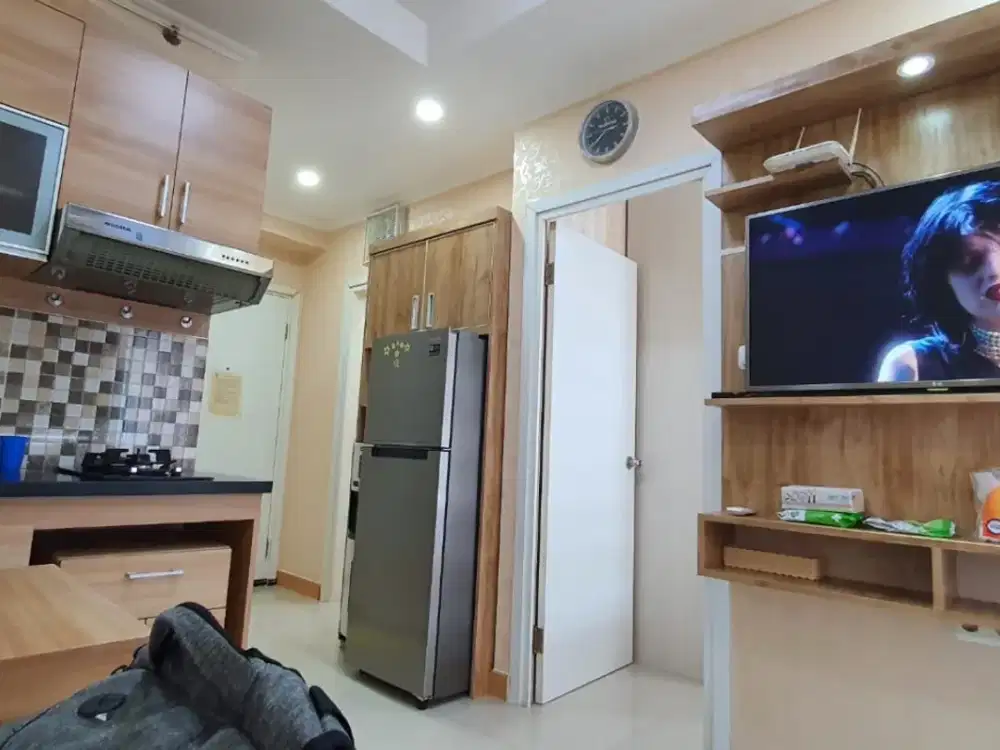 APARTEMEN GREEN PRAMUKA 2 BEDROOM FULL FURNISH PERTAHUN TOWER PENELOPE MALL JAKARTA