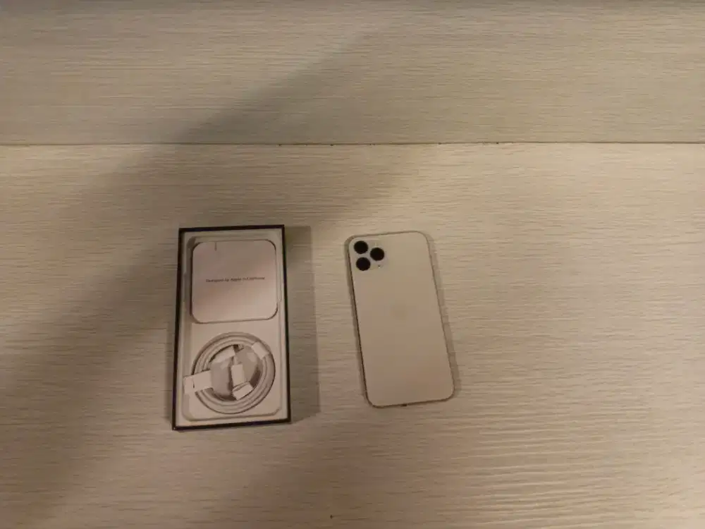 Iphone 11 pro 256gb banyak baru