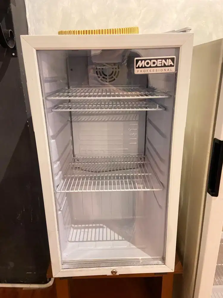 dijual lemari pendingin showcase MODENA model SC 1105
