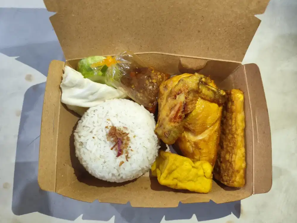 DIBUTUHKAN 2 ORANG KARYAWAN