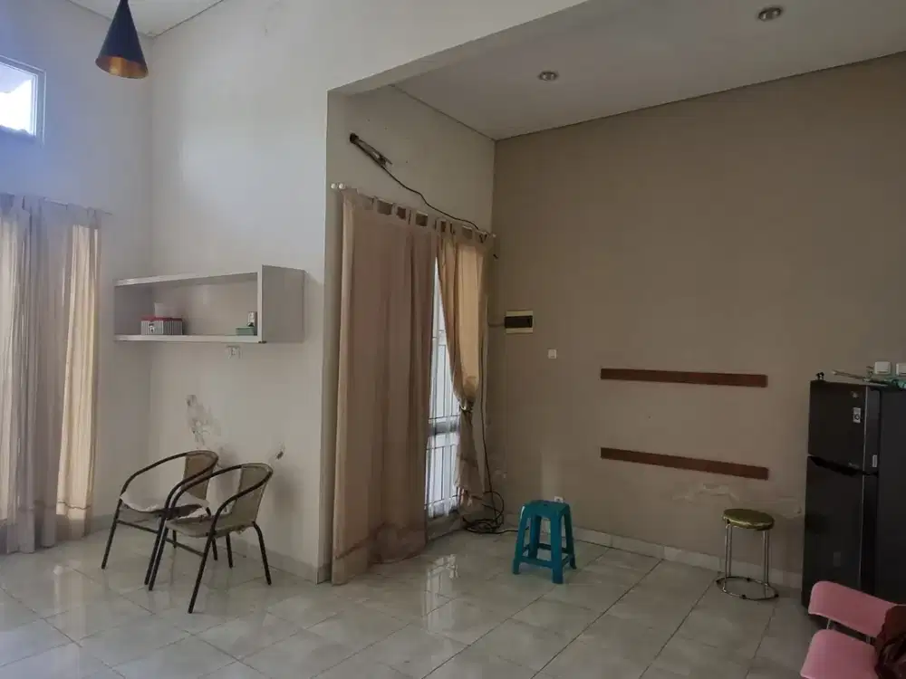 Dijual rumah terenovasi semi furnished di Harapan Indah Cluster Ifolia