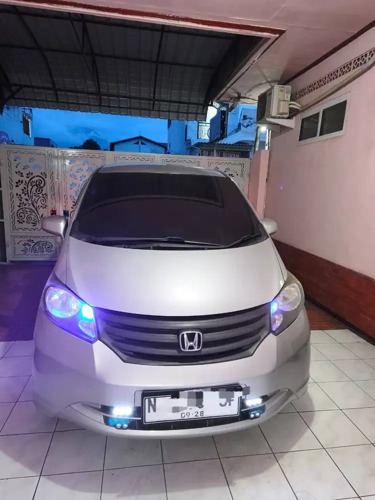 Jual mobil honda freed tahun 2012 tipe S
