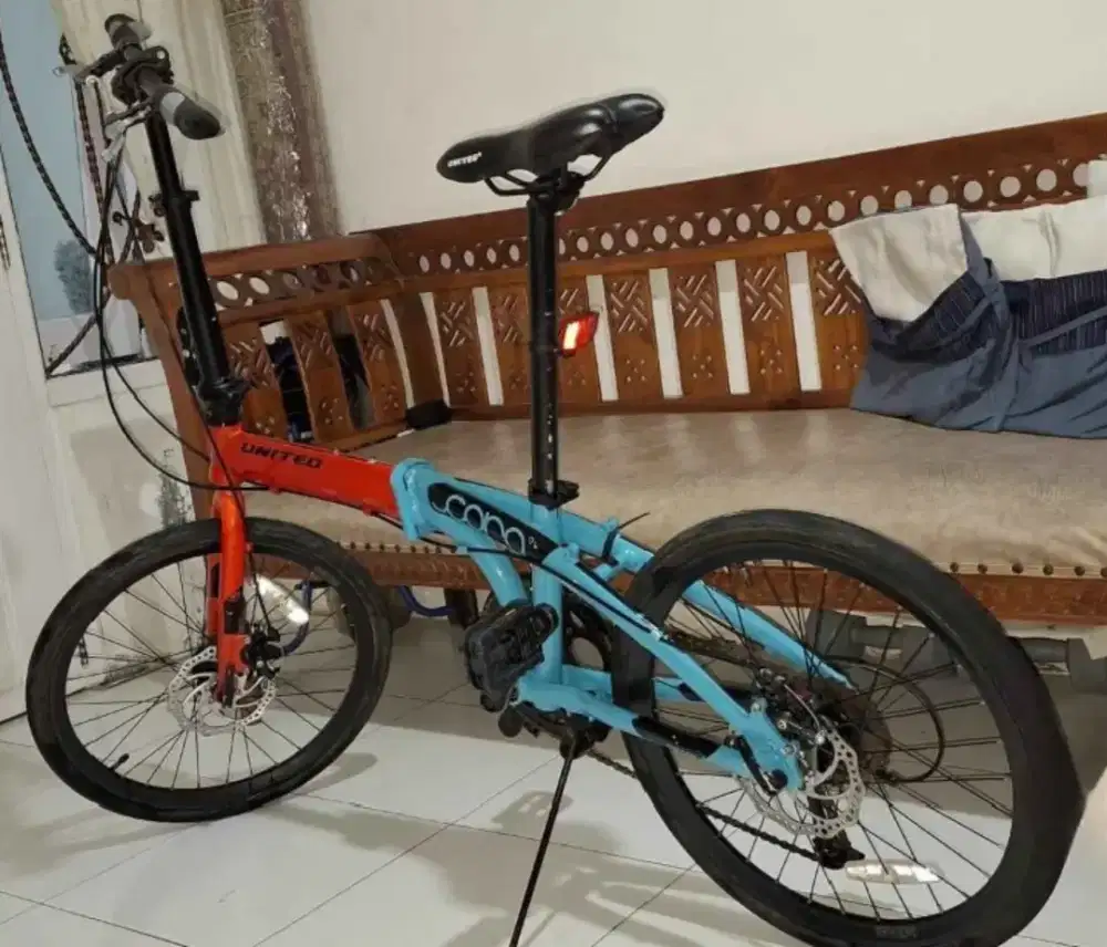 Sepeda lipat united