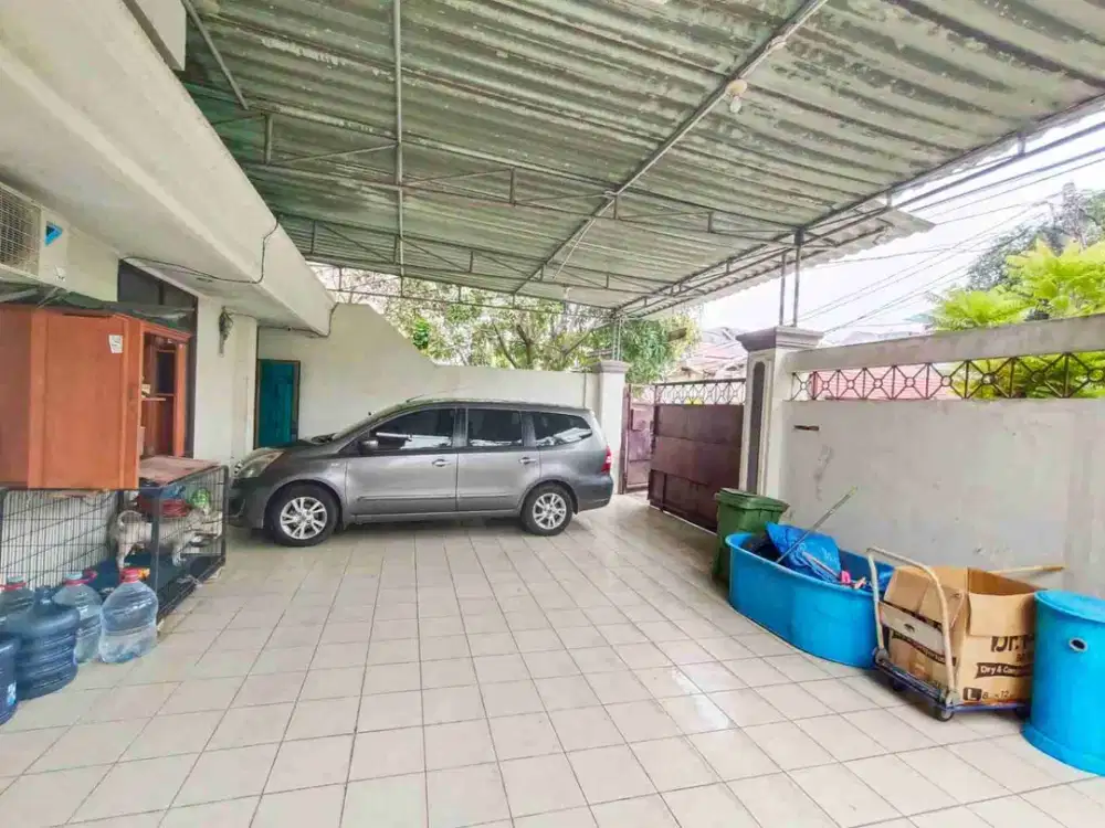 Dijual Rumah Huk Luas dan Nyaman di Gading Indah Utara, Kelapa Gading
