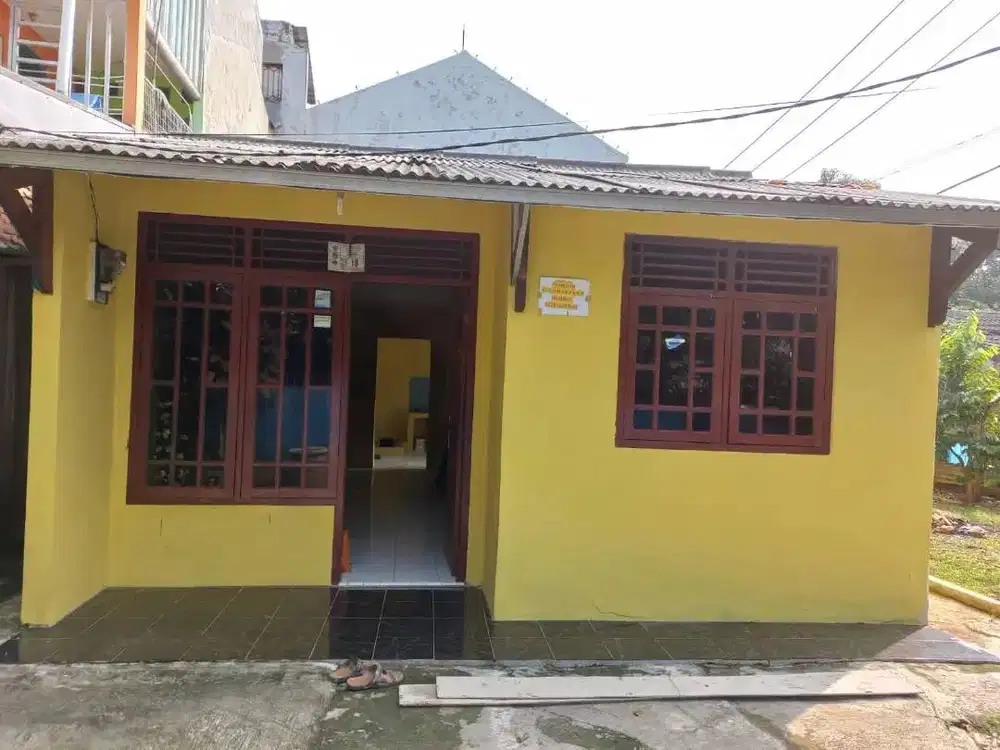 DIKONTRAKAN PER TAHUN RUMAH BEBAS BANJIR, LOKASI STRATEGIS