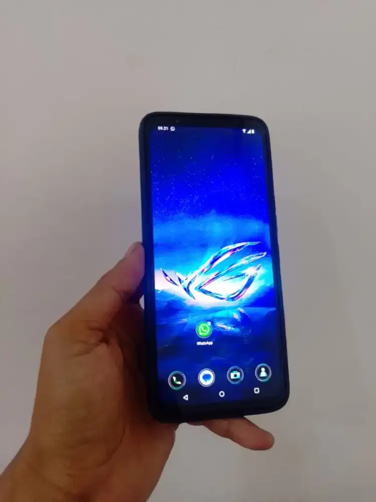 Asus Rog 7 (8/256) Gb