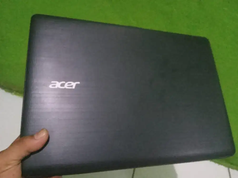 Laptop core i3 gen 5 Acer One Z1402