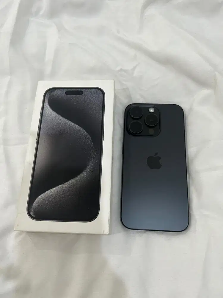 IPHONE 15 pro 1 tb - black