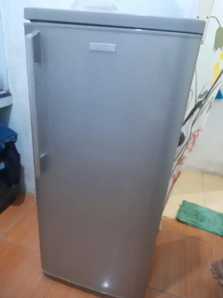DIJUAL KULKAS ELECTROLUX 1 PINTU