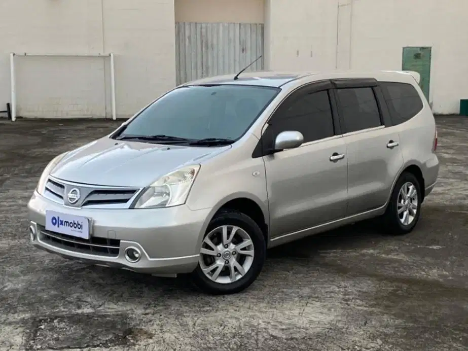 DP Rendah Nissan Grand livina 1.5 SV Bensin-MT 2013 Abu-abu AGSS