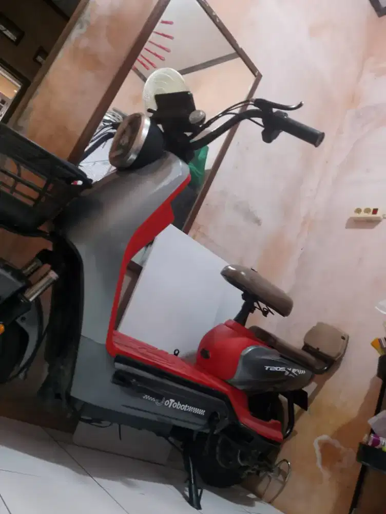 Dijual sepeda listrik merk otobot