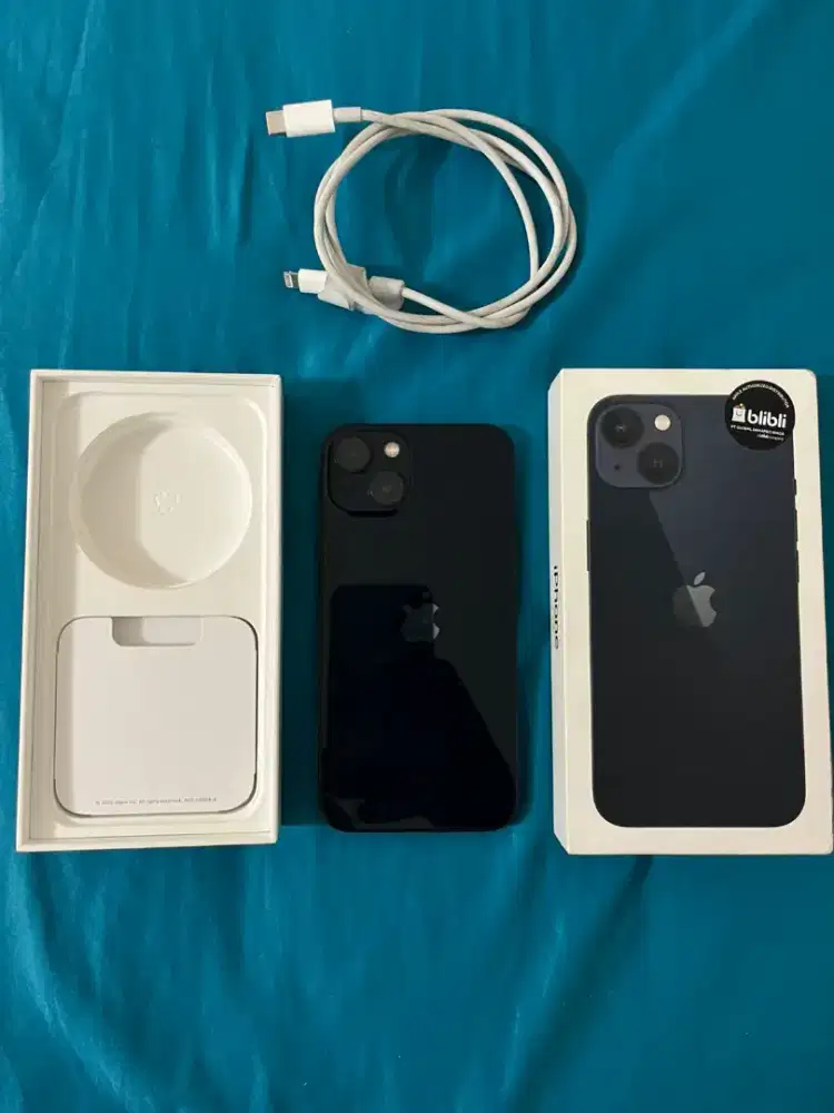 Iphone 13 128gb black garansi resmi ibox blibli