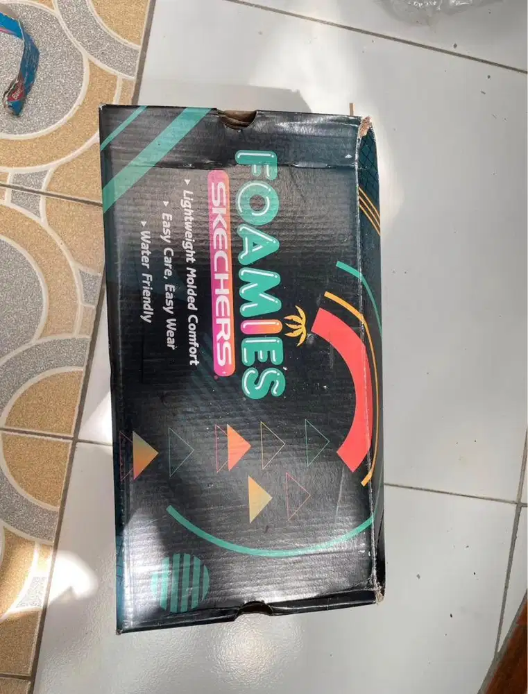 Sandal skechers ukuran 45 untuk kesehatan