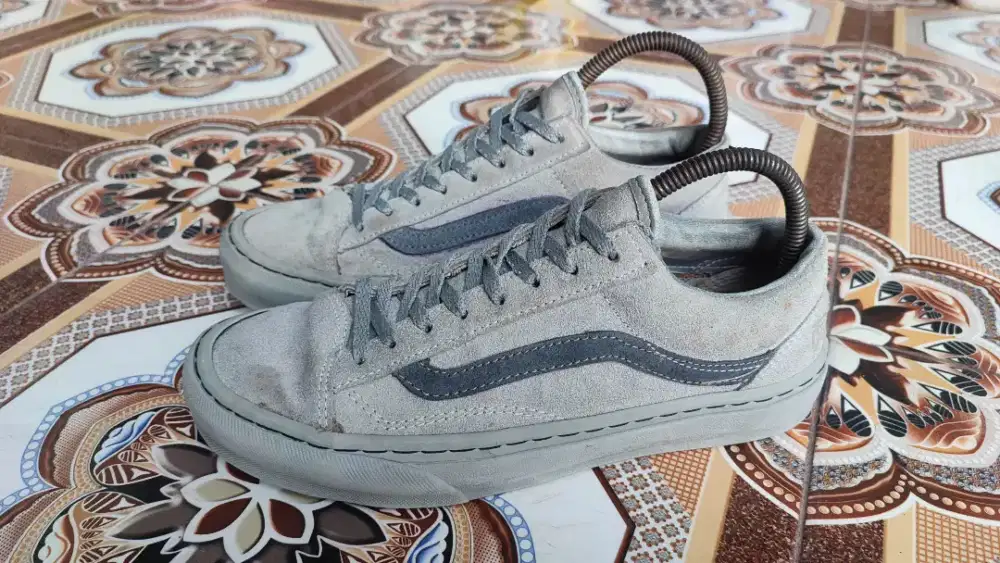 Sepatu  Vans second size 40