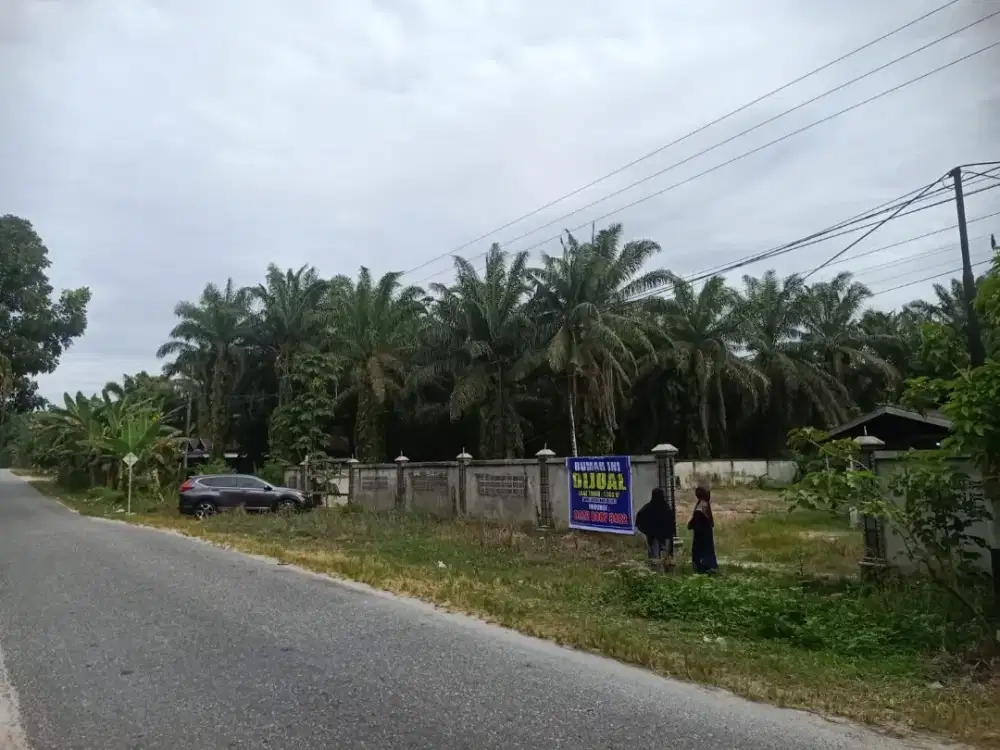 Tanah(30mx50m)1500m² beserta Rumah(4 kmr tdr & 2 kmr mandi)