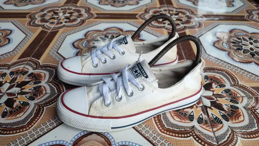 Sepatu second Converse