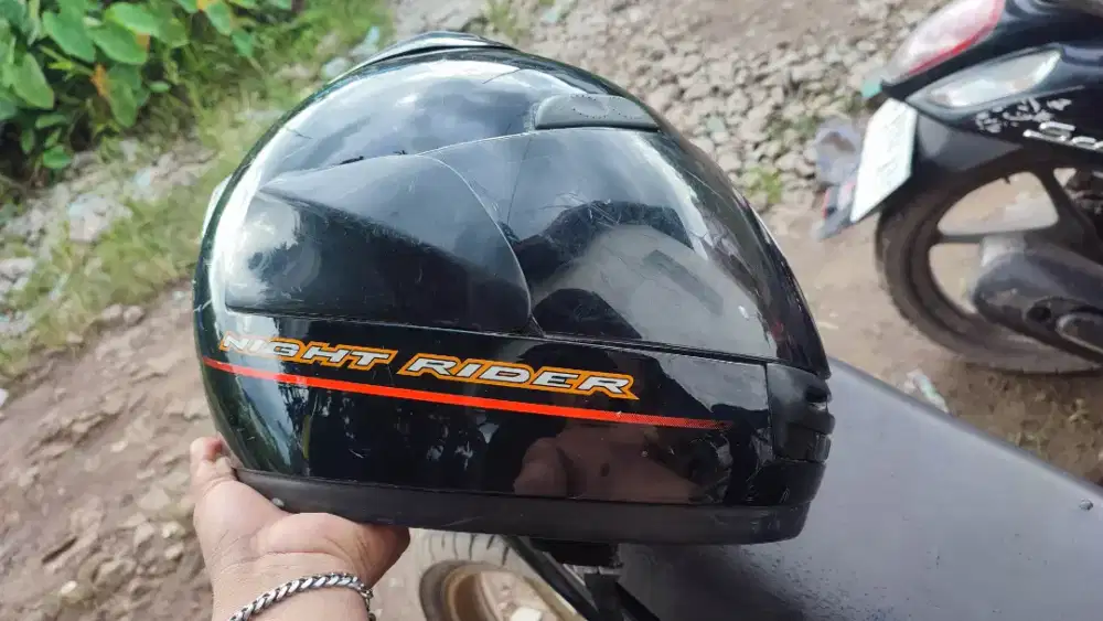 Helm second Suzuki NR