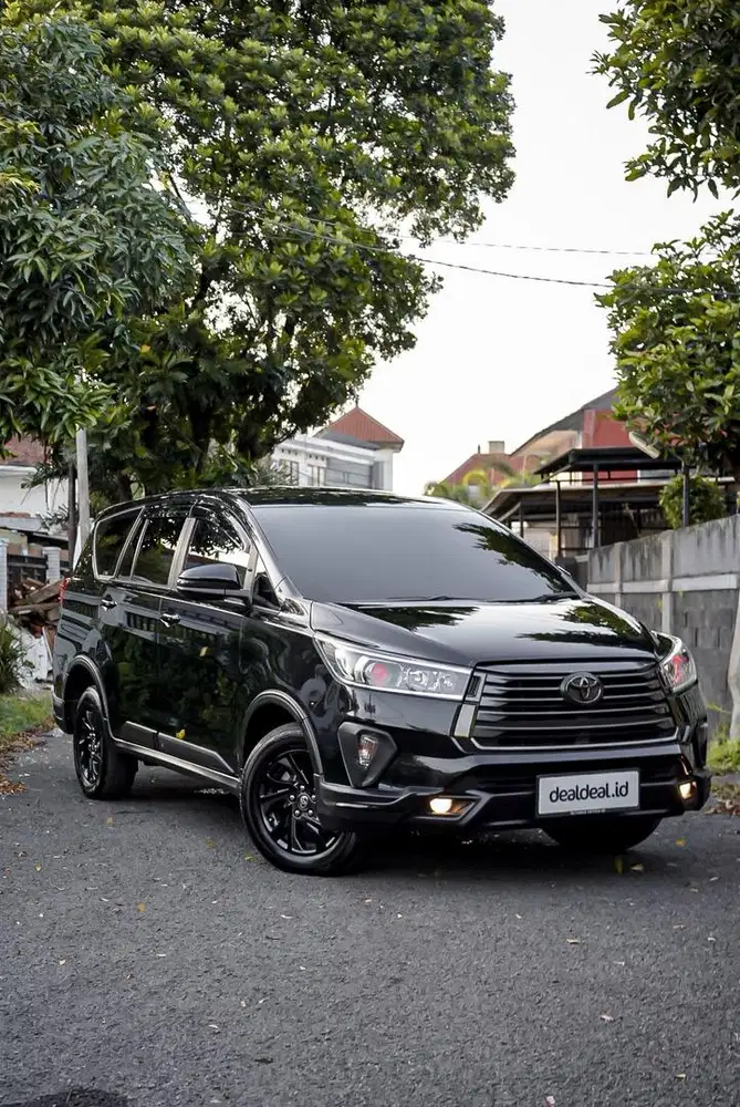 INNOVA REBORN DIESEL MATIC 2023 UP VENTURER PLAT D ISTIMEWA