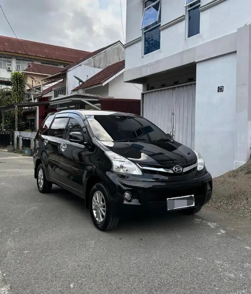 Xenia tipe R sprty thn 2013 km 32.rb asli