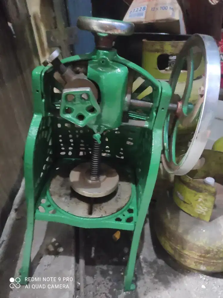 Alat es serut manual swan