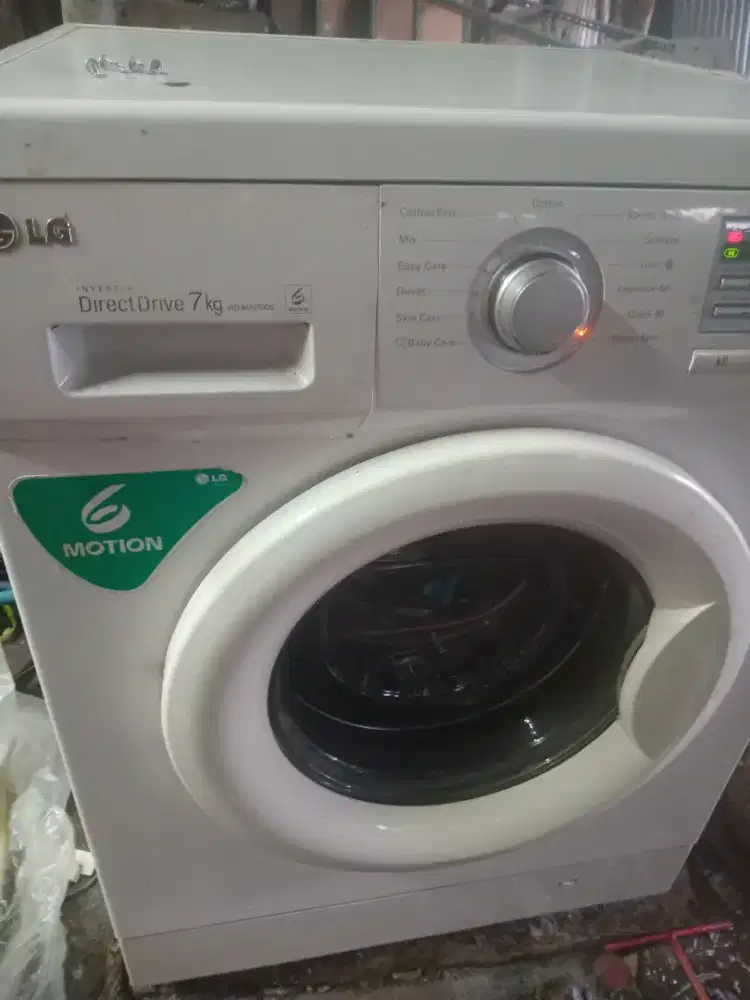 Di jual mesin cuci front loading LG inverter 7kg siap pakai