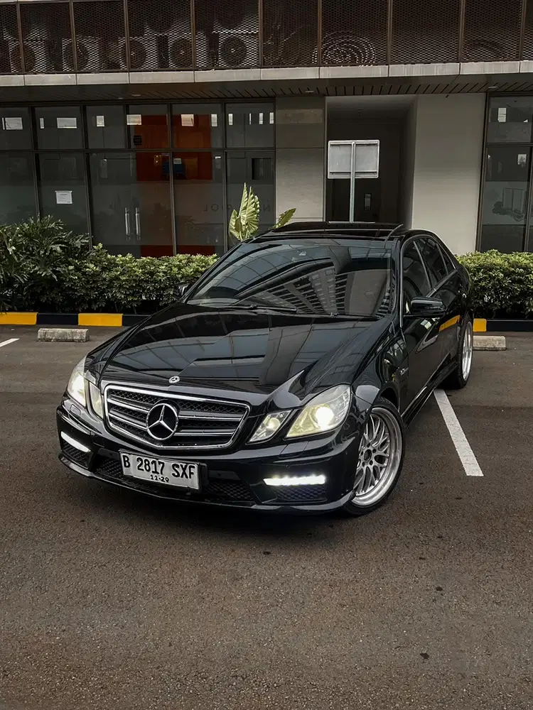 Mercedes-Benz E300 2010 Bensin