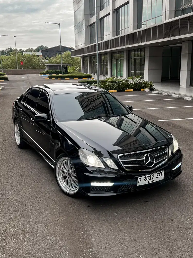 Mercedes-Benz E300 2010 Bensin