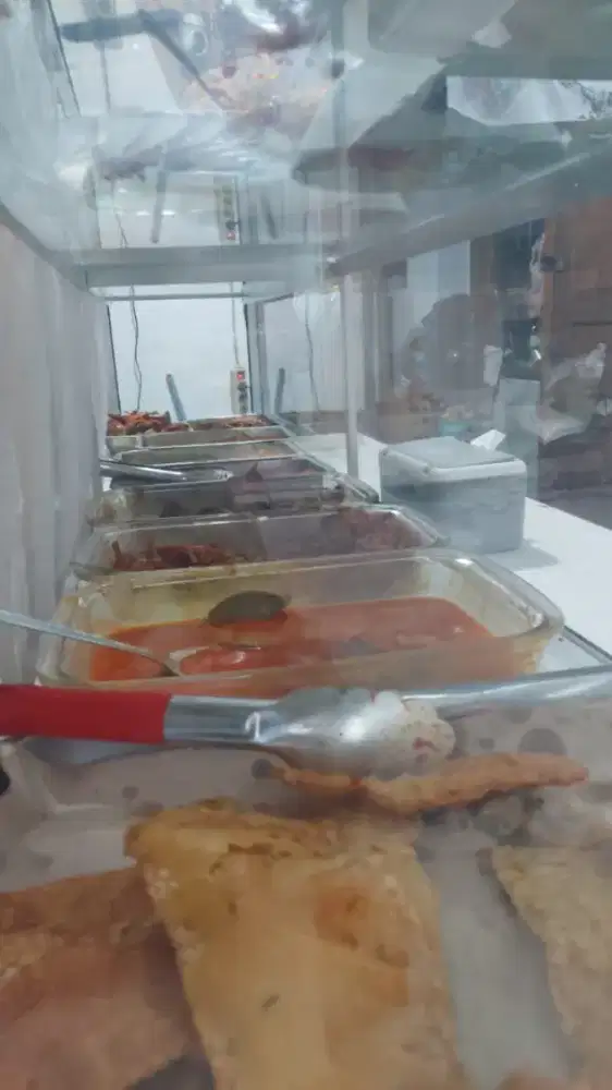 Saya mencari lapak untuk buka warung proyek