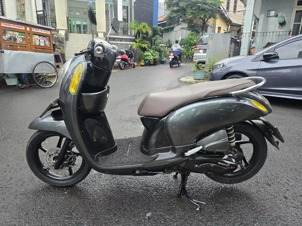 DIJUAL CASH HONDA SCOOPY CBS FI THN 2014 PAJAK IDUP SIAP PAKAI