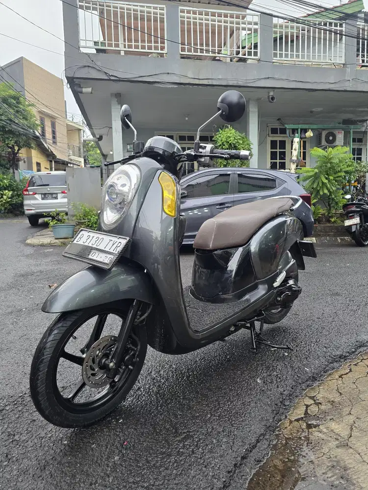 DIJUAL CASH HONDA SCOOPY CBS FI THN 2014 PAJAK IDUP SIAP PAKAI