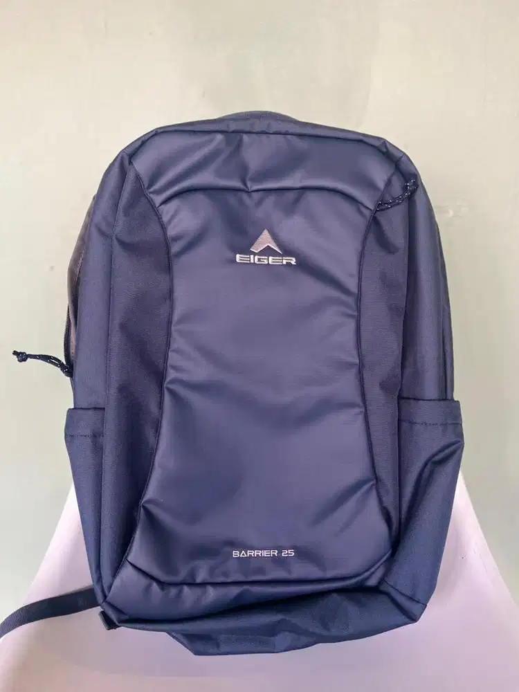 Eiger barrier 25 (Black & Navy)