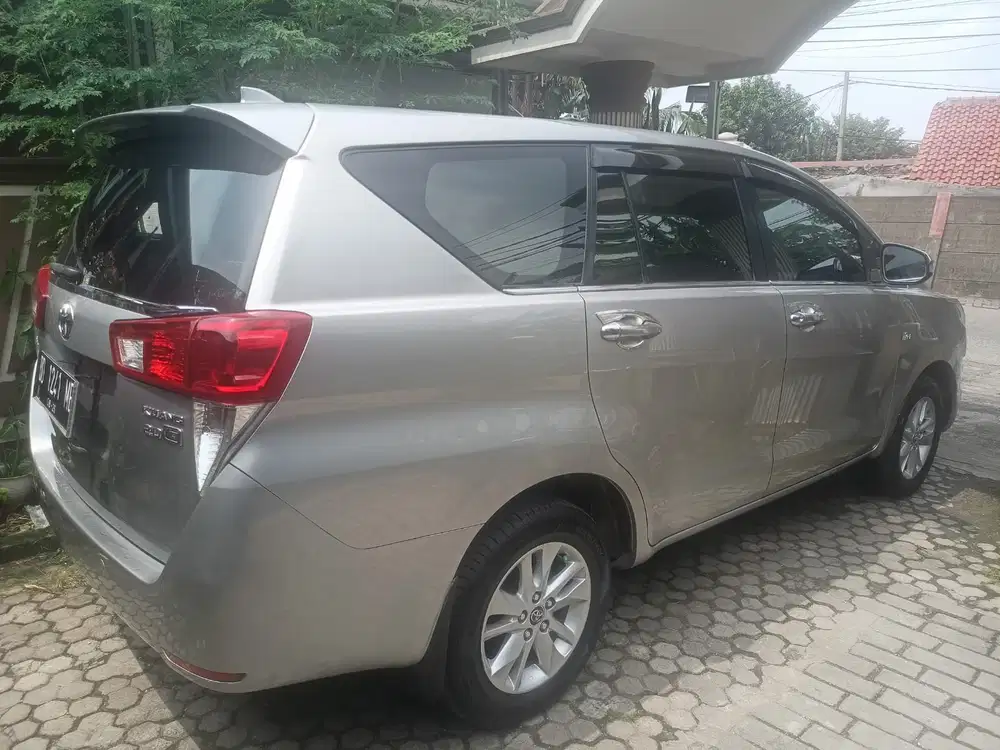 Toyota Kijang Innova 2016 matic Bensin NOPOL. DD makassar