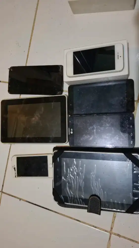 Total 7 pcs HP merk ip , asus cyrus, LG, xiaomi