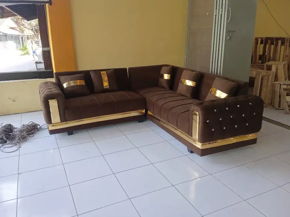 Sofa list gold custom warna