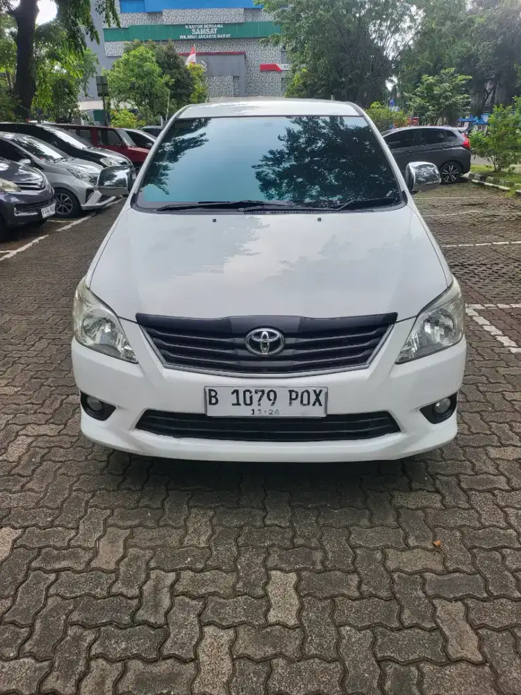 Toyota innova g at 2012 bensin 2.0