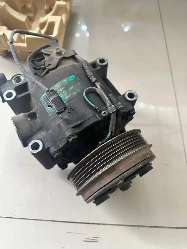 Kompresor dan kondensor copotan jazz ge8