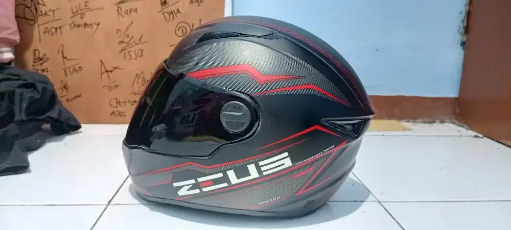 Helm Zeus ZS-811