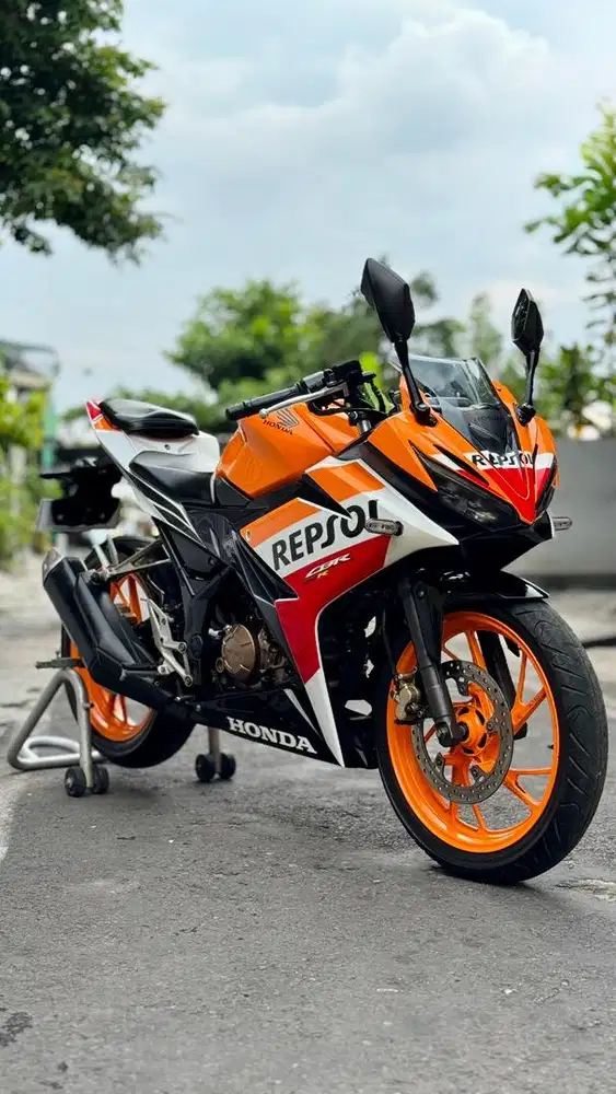 HONDA CBR 150R SE REPSOL ORIGINAL CONDITION