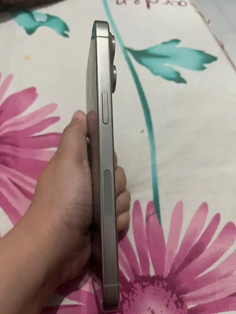 IPHONE 15 promax 256 inter ada sinyal