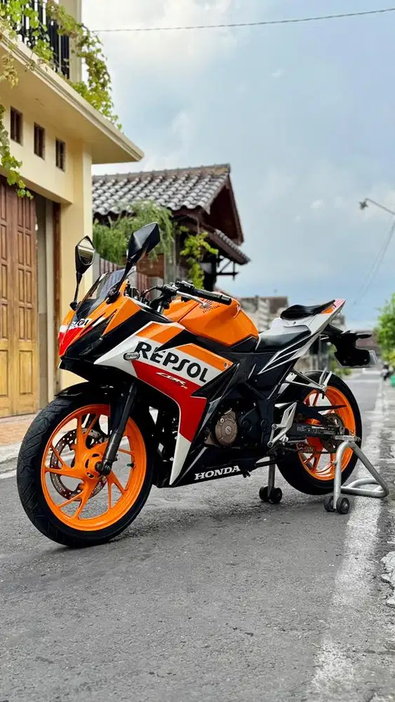 HONDA CBR 150R SE REPSOL EDITION