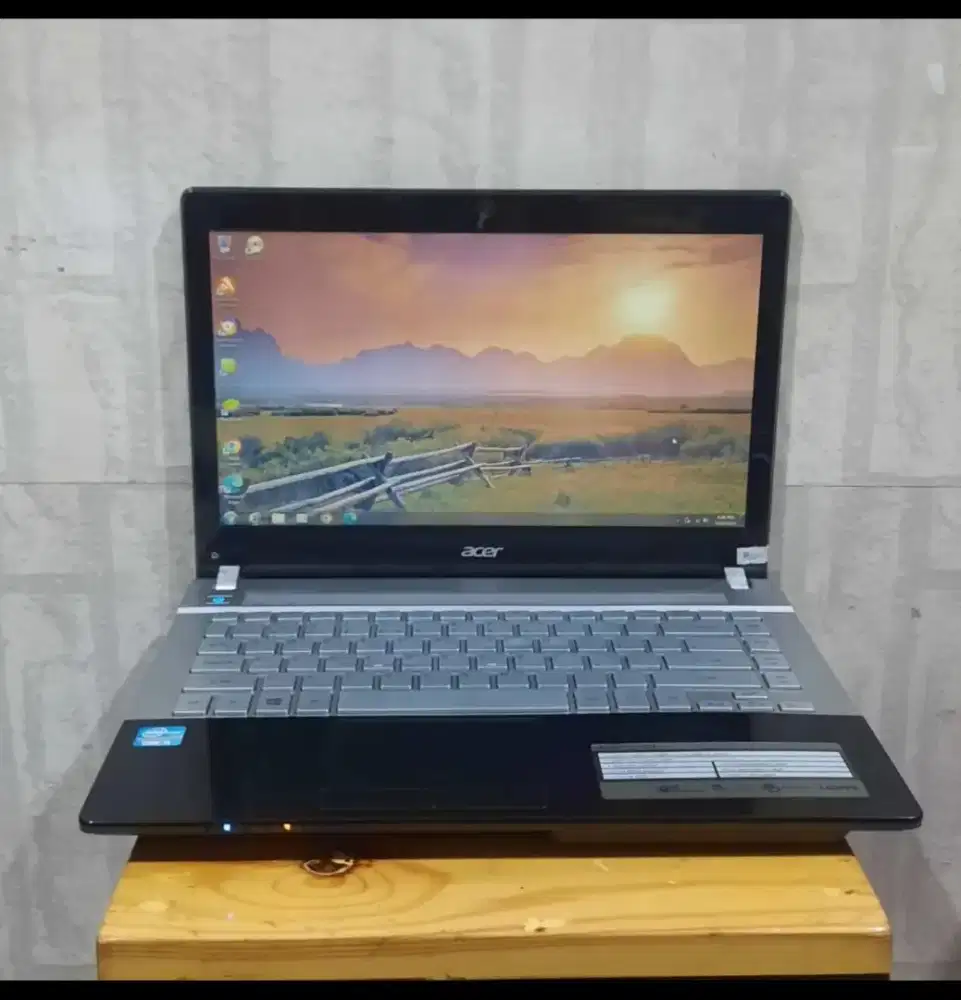 Laptop Acer Aspire V3-471 Core I3 Ram 4GB Normalan Tinggal Pake Aja