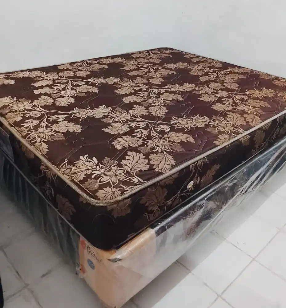 Kasur + Divan Springbed Central
