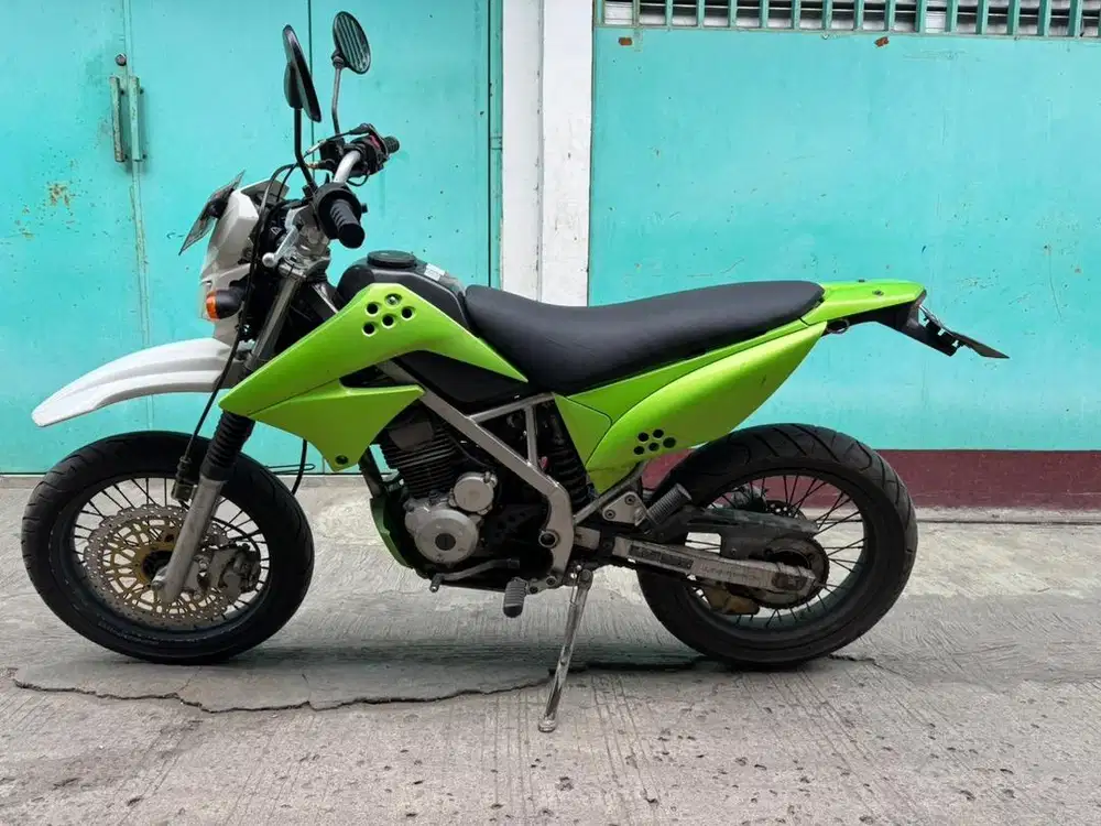 Kawasaki KLX S thun 2012 pajak panjang mesin haluss jozz siap gas gan.