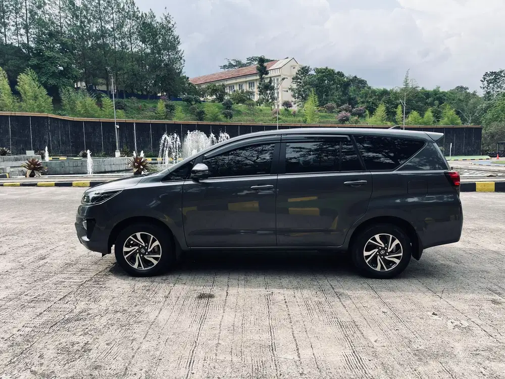 Innova V AT  DIESEL 2021