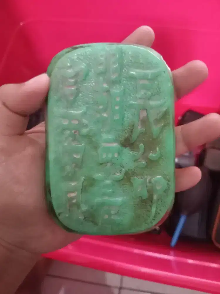 Koleksi Giok Hijau batangan berbentuk sabun berukiran naga antik bekas