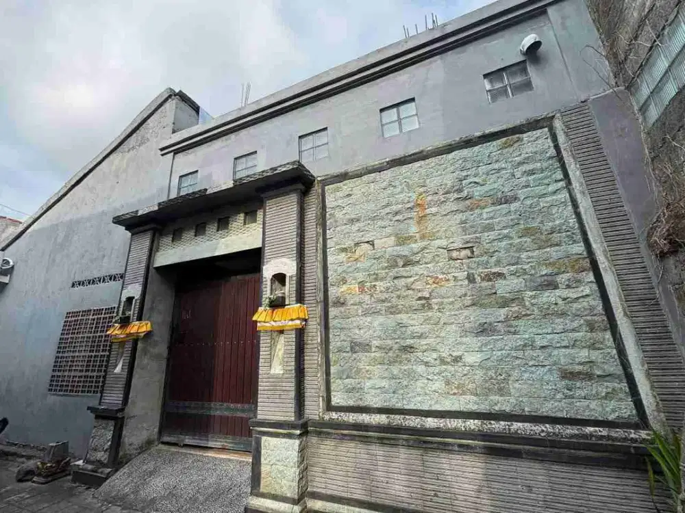 RUMAH 2 LANTAI SIAP HUNI & COCOK UNTUK KOST DI JLN RAYA TUBAN – KUTA BADUNG BALI