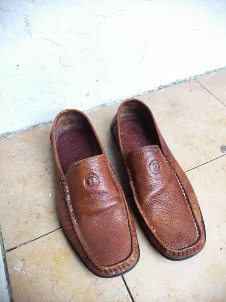 Sale sepatu kulit bucherri