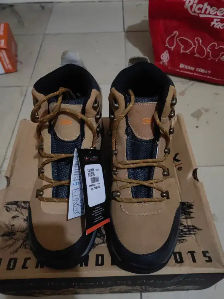 Jual sepatu co-trex