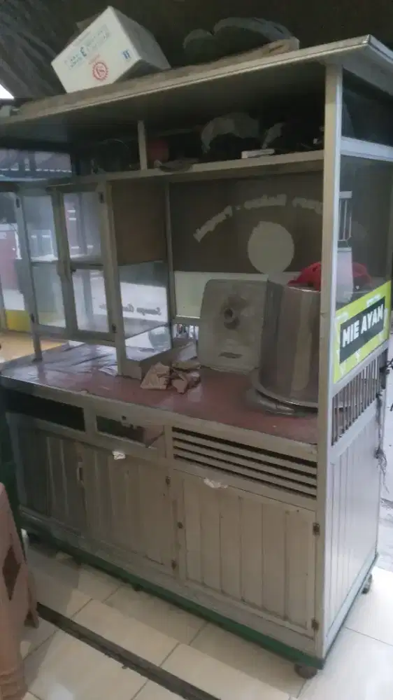 Etalase  mie ayam bakso